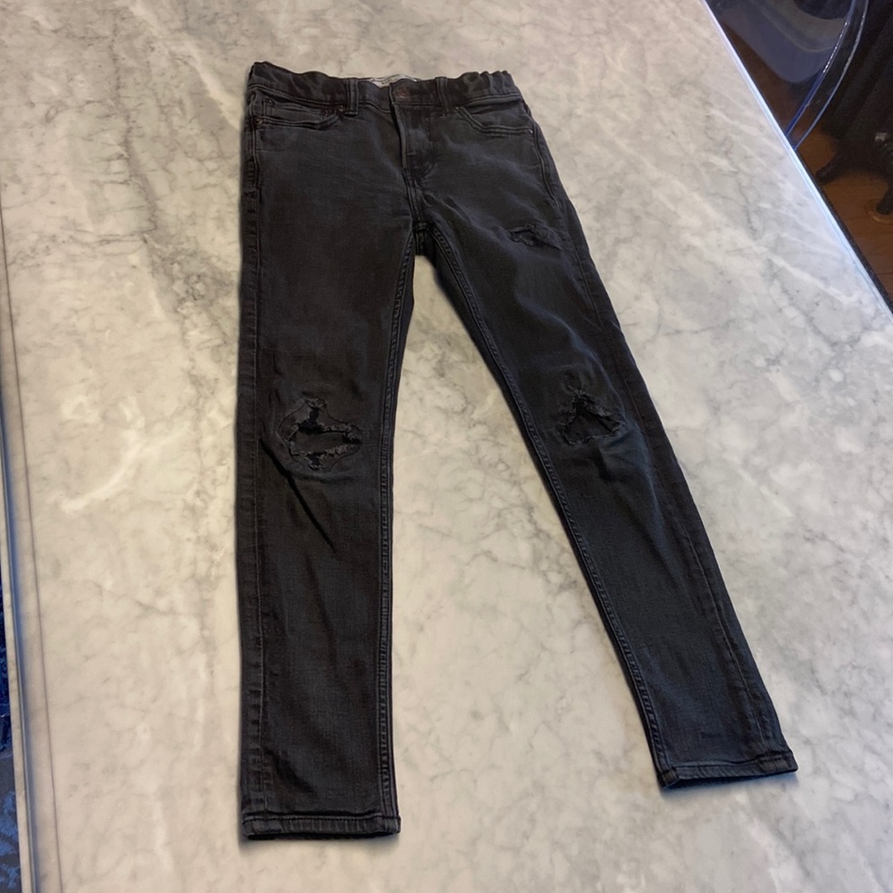 Abercrombie Kids destroyed super skinny jeans. Washed Black. Boys 13/14 Slim